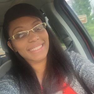 Meet your Posher, Monique